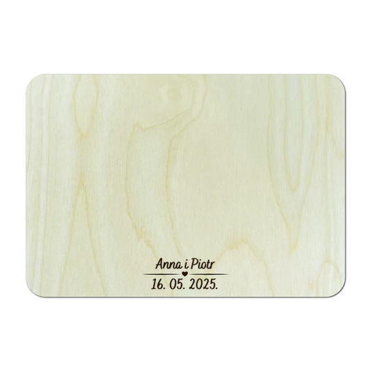 Drewniana podstawka z indywidualnym napisem